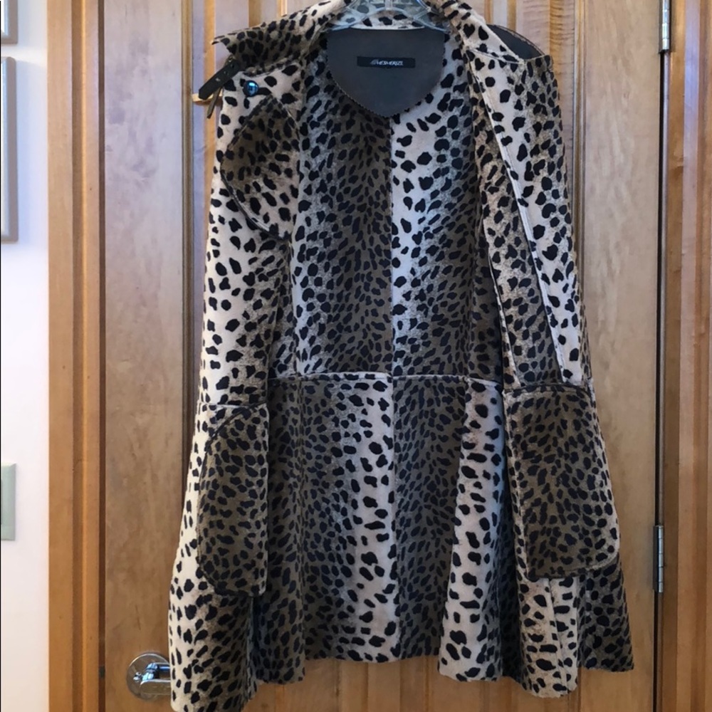 Coat - Picture 4 of 8